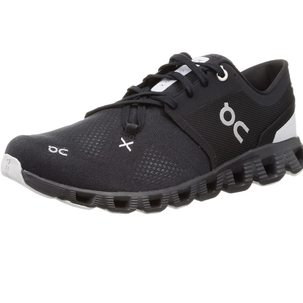 On Running Men's Black Athletic Shoes 9.5 men’s CloudX3 New
